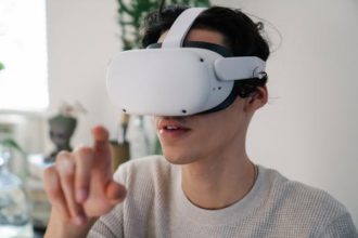 Augmented reality innovative applications to bring lessons to life